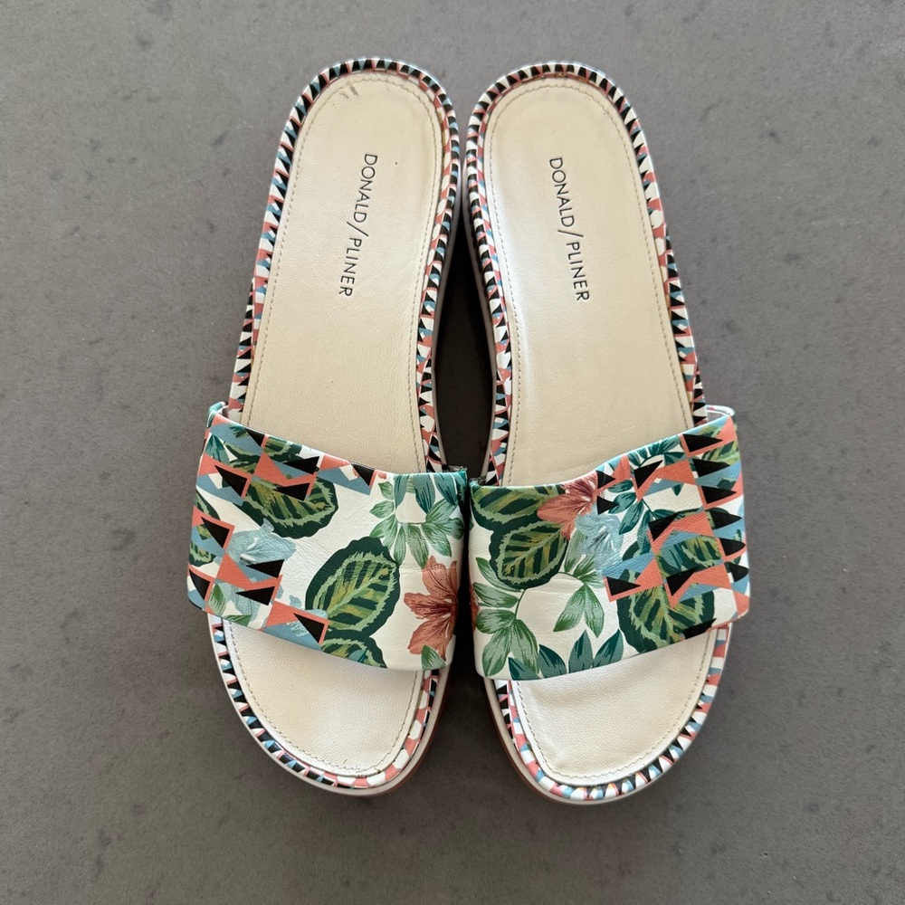 Donald J. Pliner Floral Print Slides